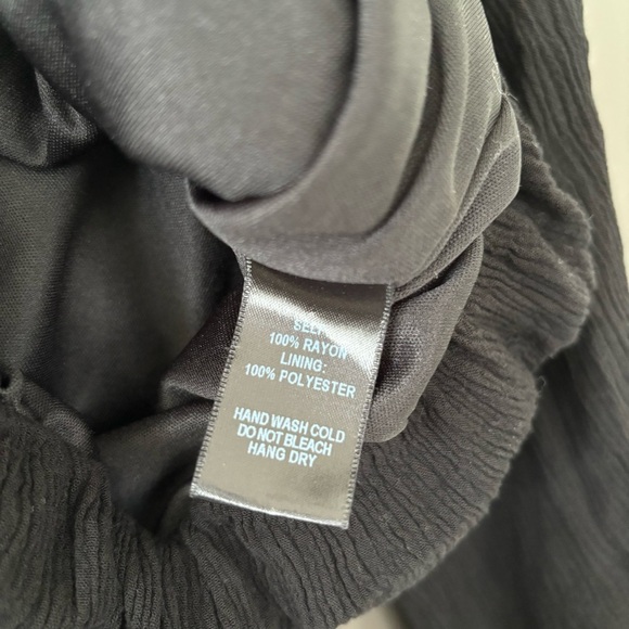 Lulu’s Festival Day Black Lace Off-the-Shoulder Long Sleeved Crop Top Size M - Picture 9 of 10